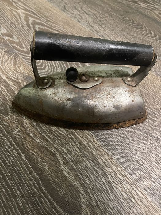 Утюг радяских часів .