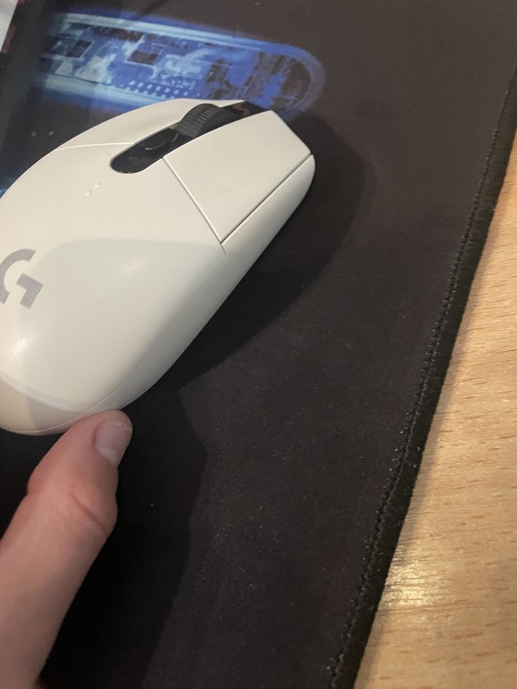 Продам мишку Logitech g305