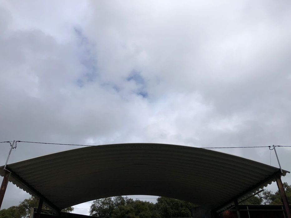 Estrutura autoportante Blocotelha em ótimo estado