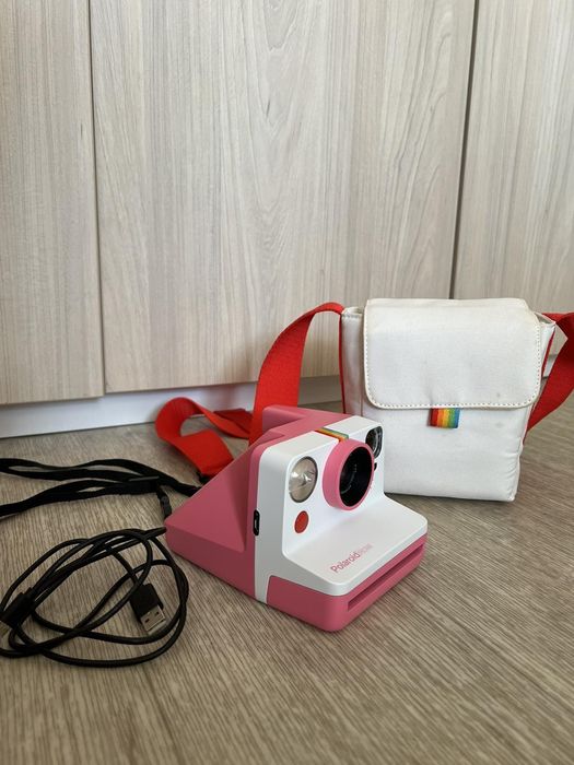 Фотоапарат з сумкою миттєвого друку Polaroid Now рожевий з білим