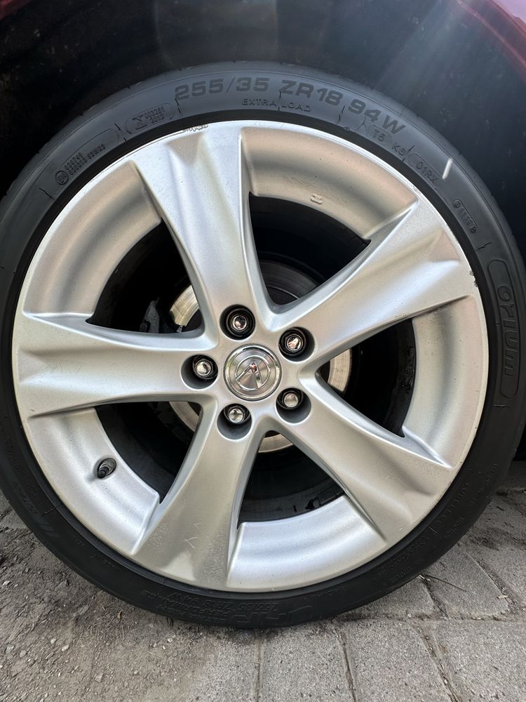 Комплект дисків з резиною Lexus 5/114.3 R18 8.5/9j DIA60.1 ET45/50