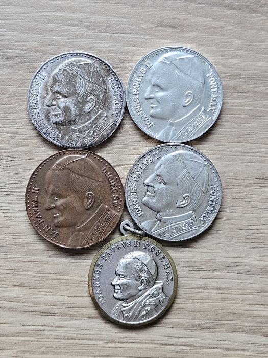 Zesataw medali Jan Paweł II