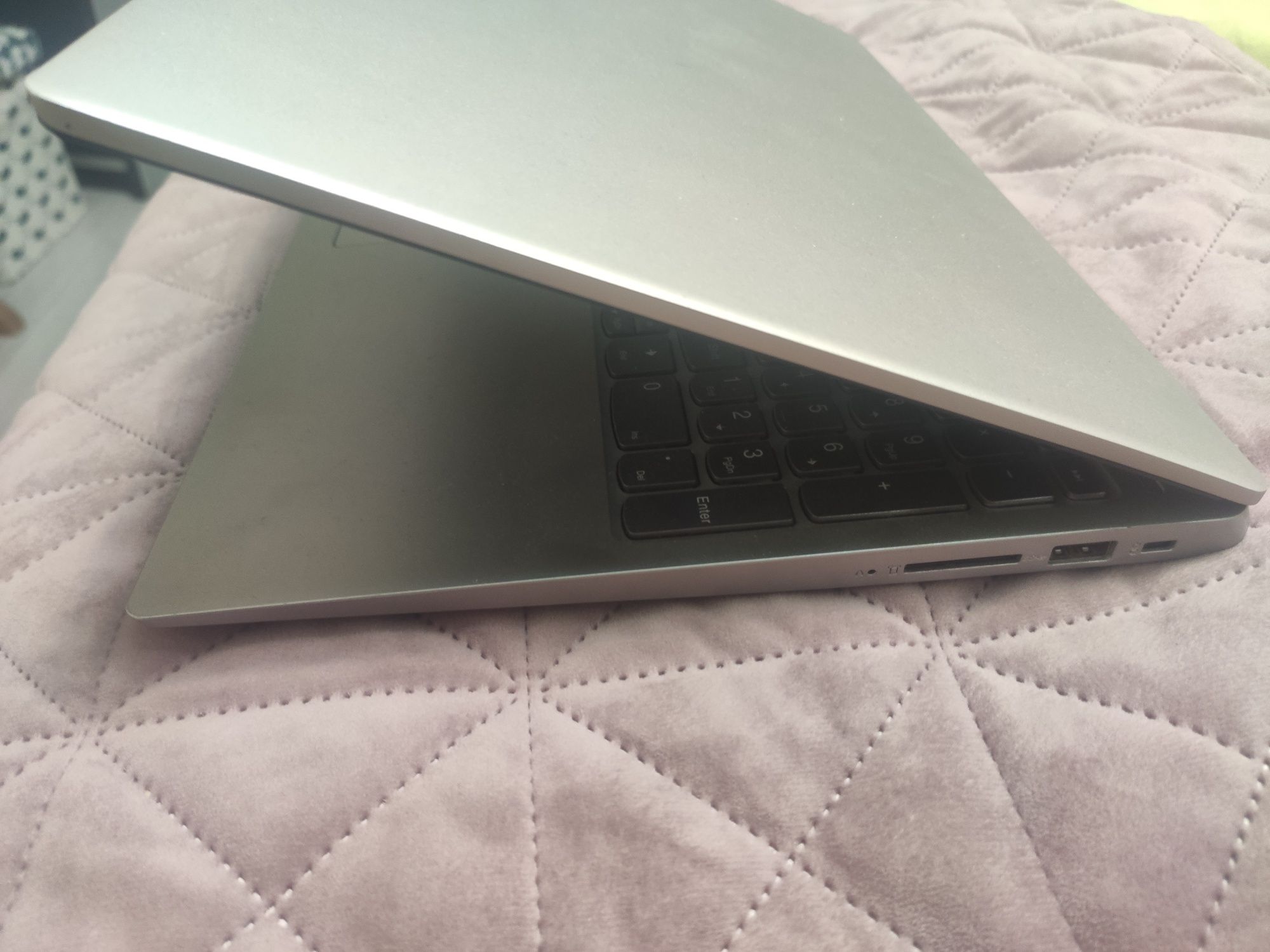 Lenovo ideapad 330S-15ARR