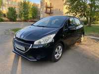 Peugeot 208 2013 года на гарній комплектації