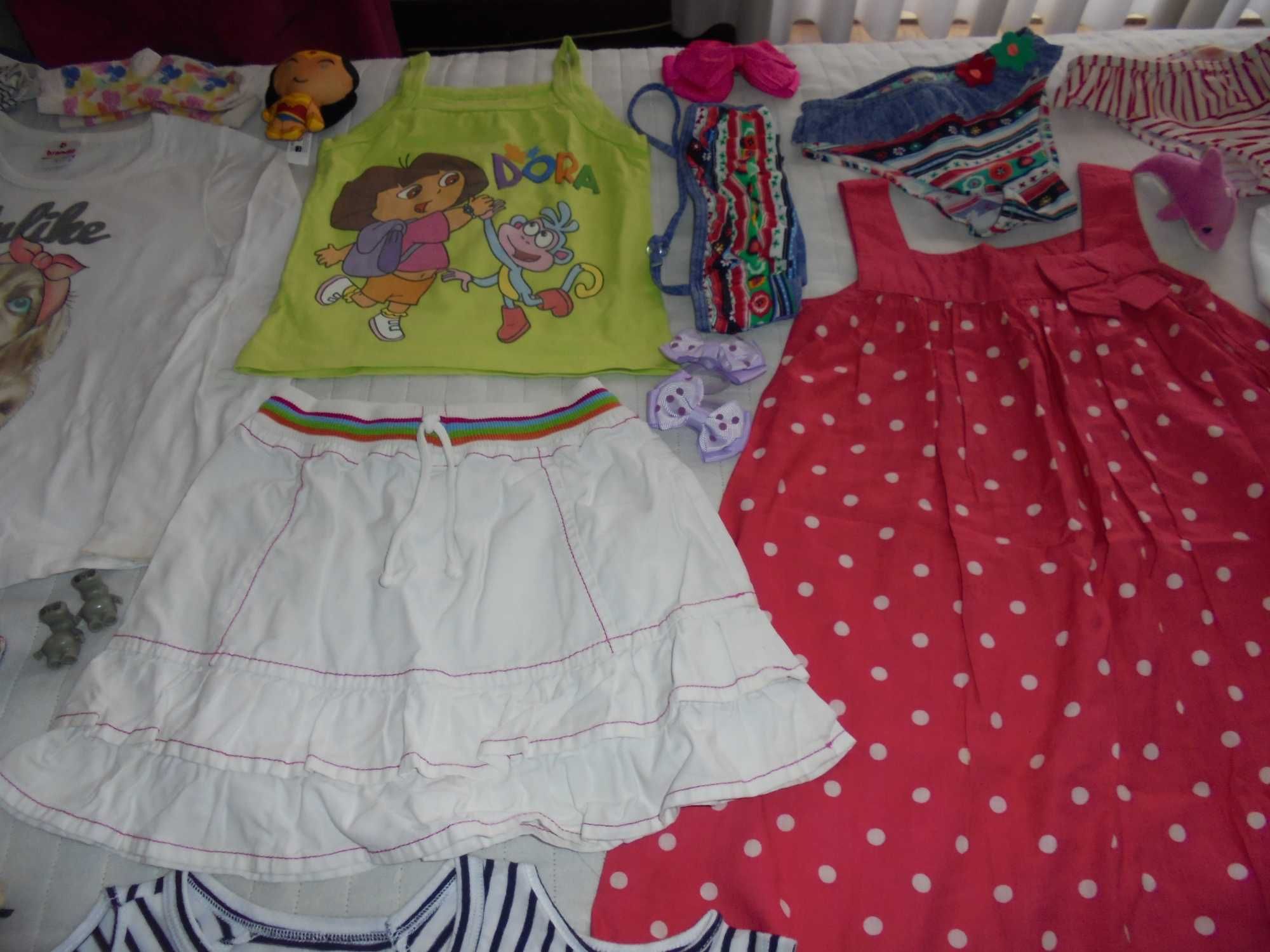 lote de roupa de menina a boneca