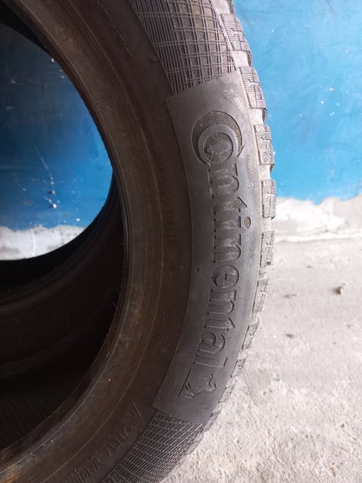 Opony zimowe 2 sztuki Continental 215/55R16