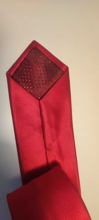 Gravata vermelha como nova