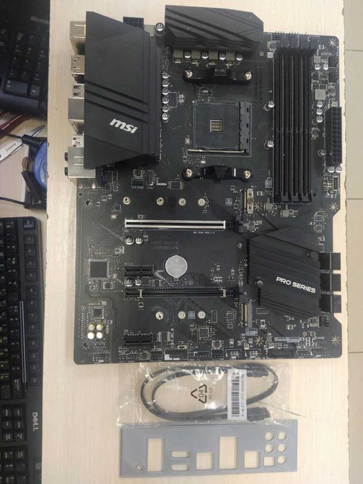 Материнська плата MSI MPG B550 GAMING PLUS sAM4, AMD B550, PCI-Ex16