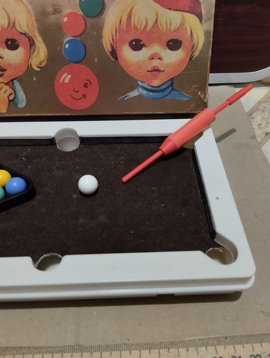 Детская игра. ,,Мини бильярд ". СССР. Коробка. Б/У. Состояние хорошее.