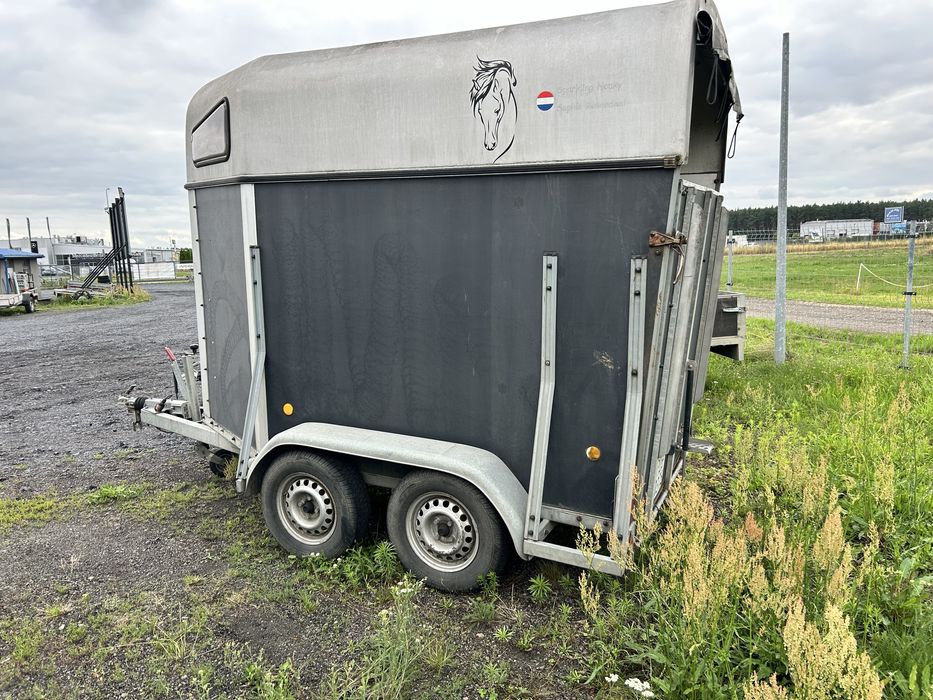 Przyczepa do przewozu koni na 1,5 konia ,koniowoz