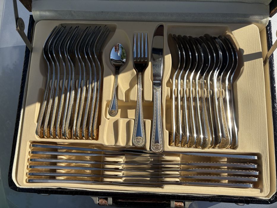 Набор столовых приборов в подарочном чемодане Limited V.Edition ITALY