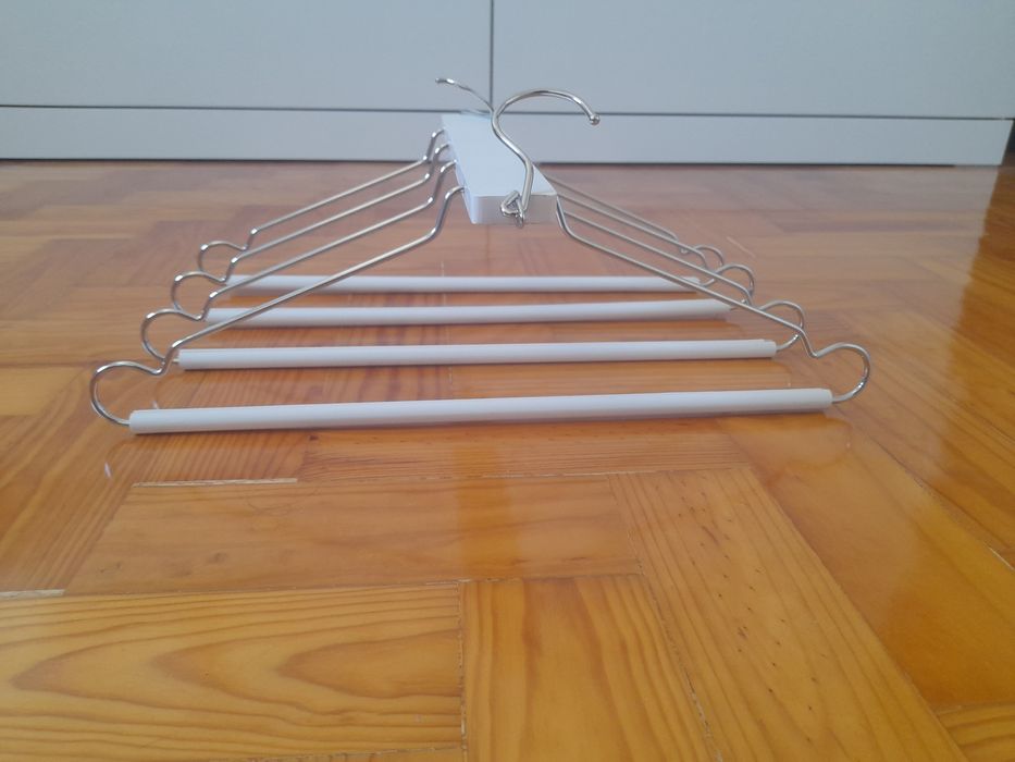 Venda de 4 cabides múltiplo (×4)