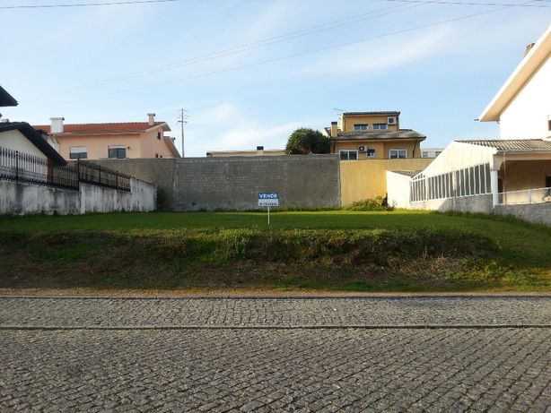 Lote terreno para moradia 4 frentes em Serzedo/Arcozelo