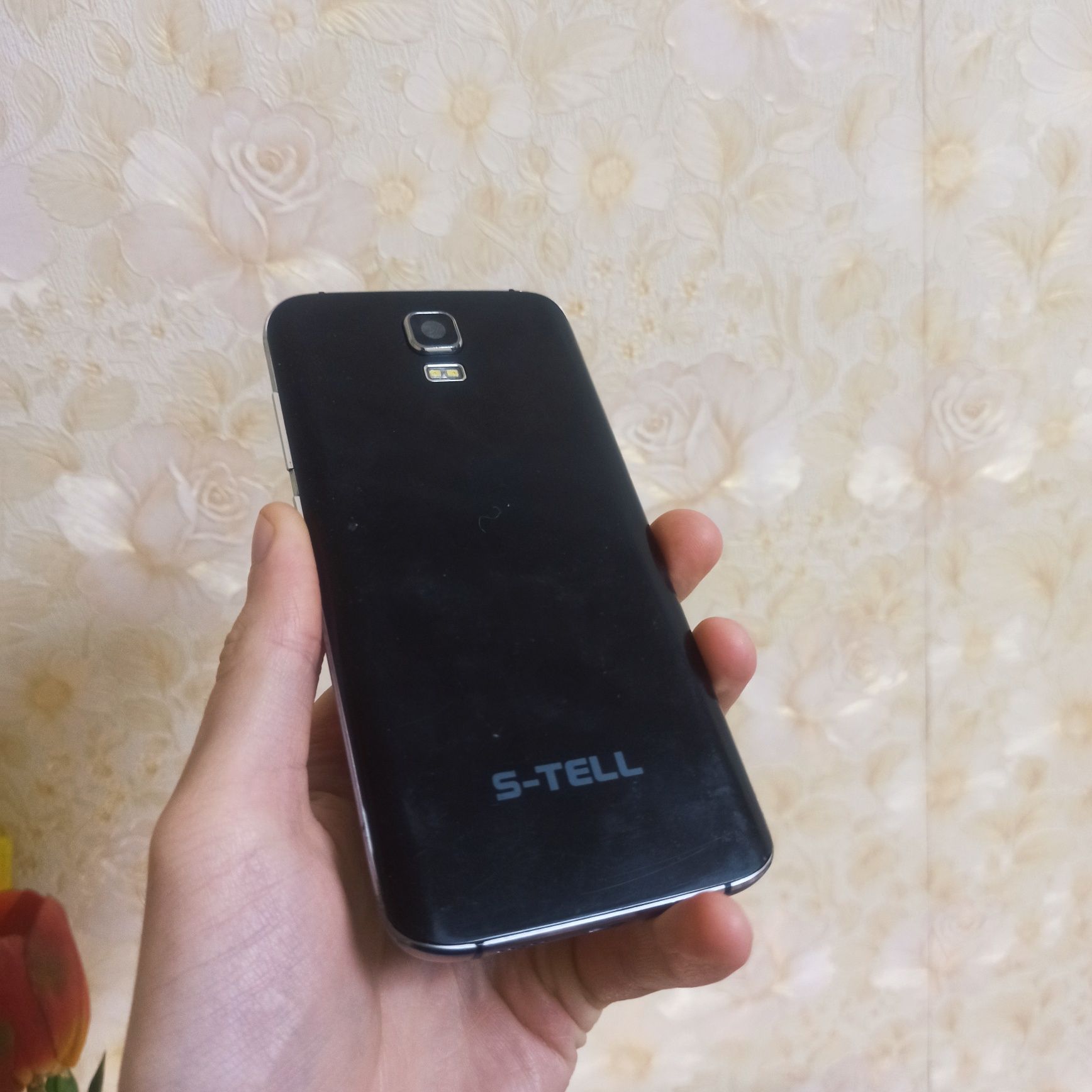 Смартфон S-Tell M555
