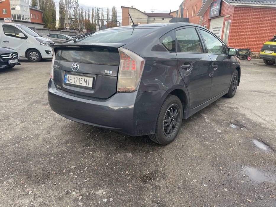 Продам Toyota Prius Hybrid 1.8