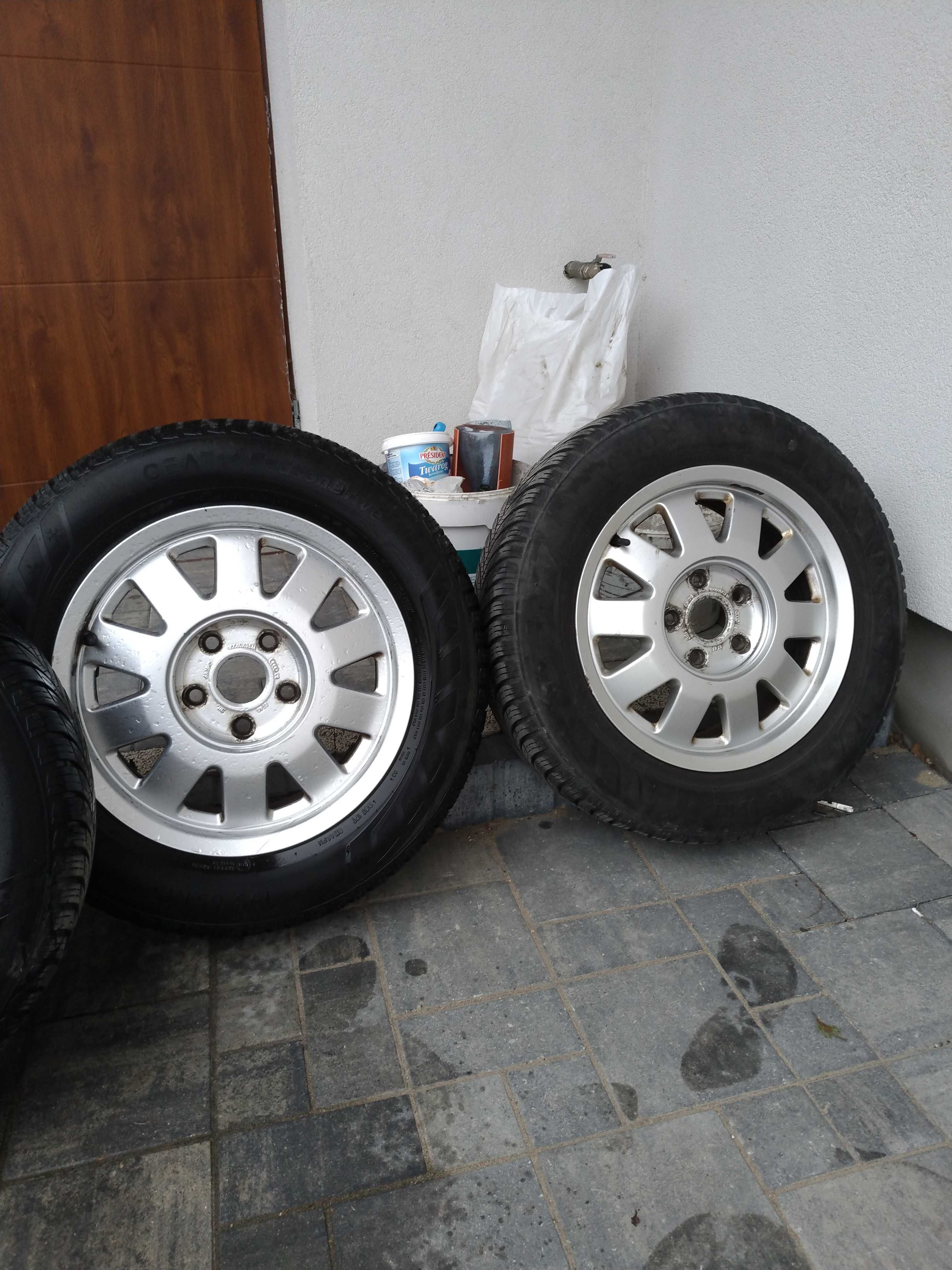 audi a4b5 felgi z oponami , lewy błotnik