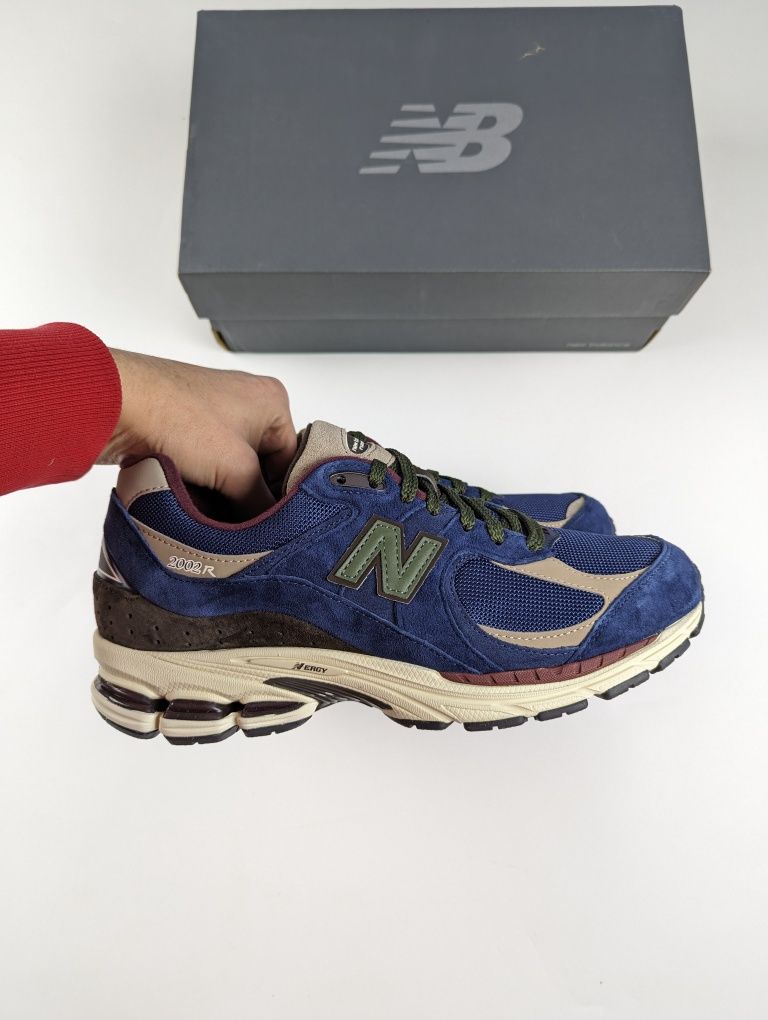 Нові чоловічі кросівки New Balance 2002r 990v3