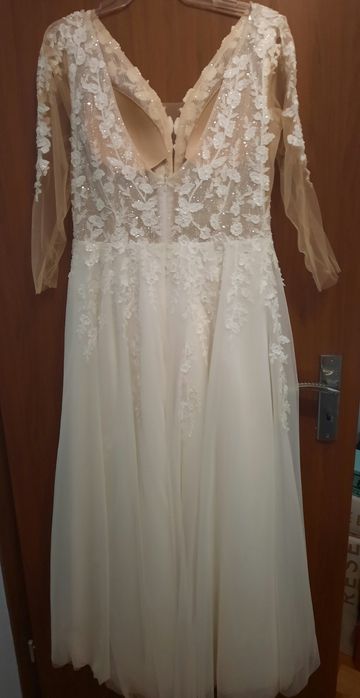 Suknia ślubna o kroju księżniczki