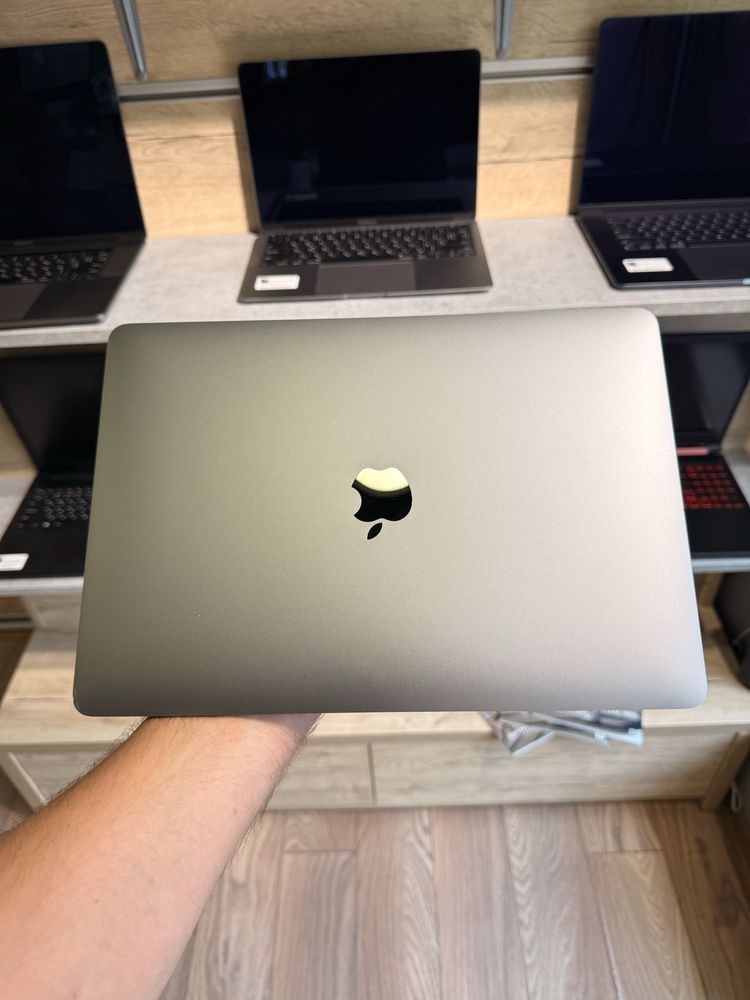 Mak Book Air A2337 13” M1 256Gb 96% аккумулятор гарантия.