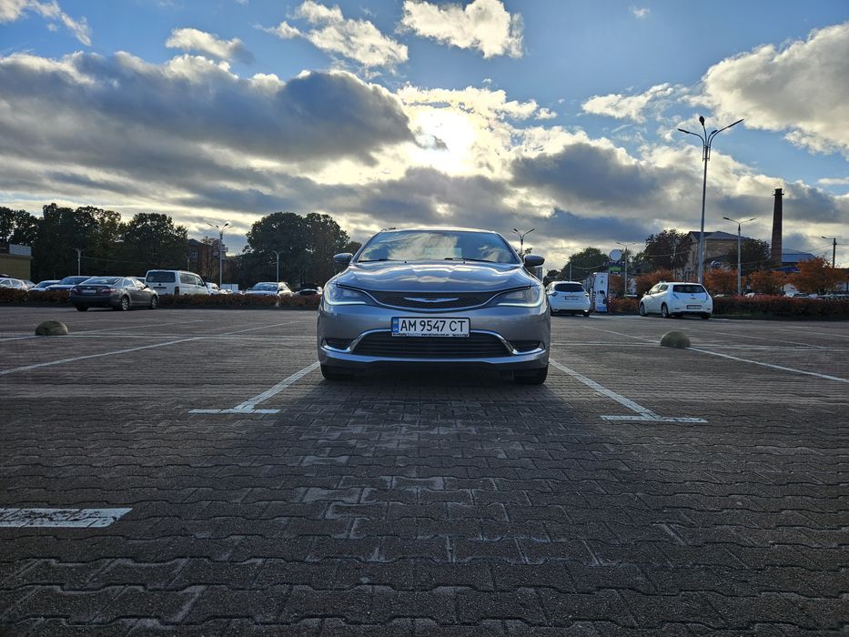 Продам Chrysler 200