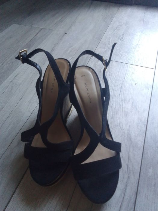 Buty na koturnie r. 38