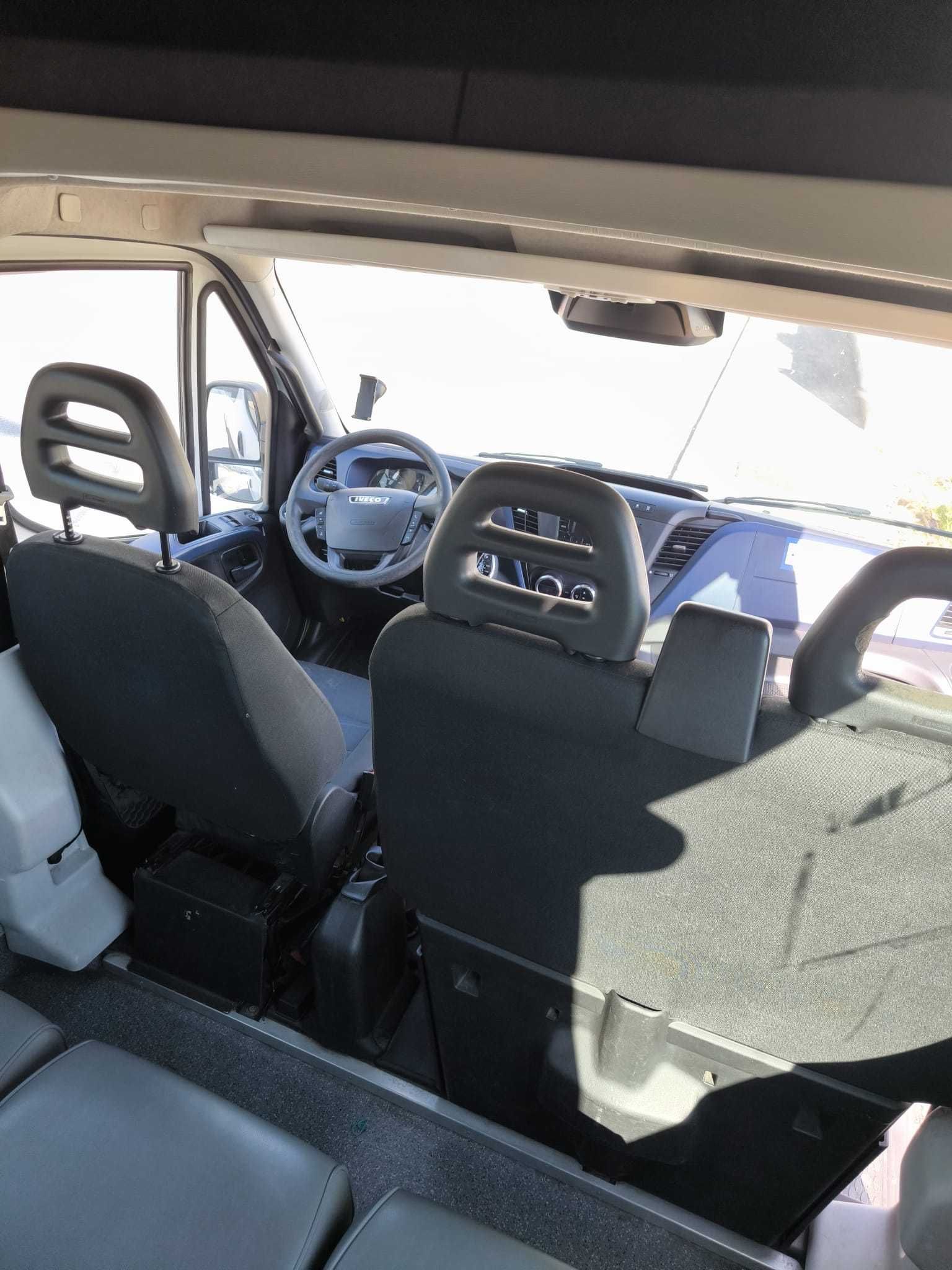 Iveco Daily 35S16 Automática - 9 Lugares