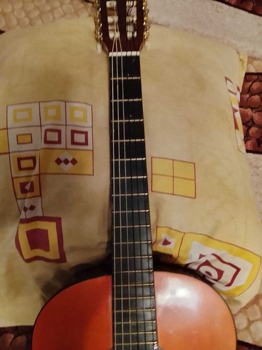 Классическая гитара 7\8 Срочно