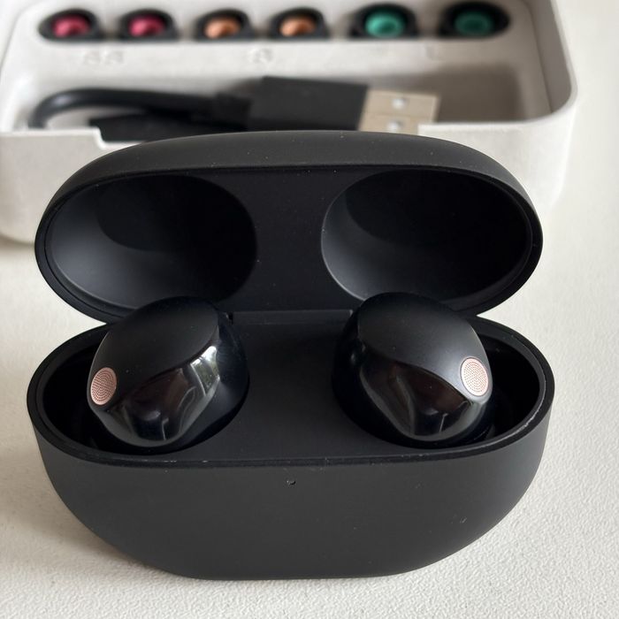 Auriculares WF1000xm5 Earbuds True Wireless NC Preto com Garantia Fnac