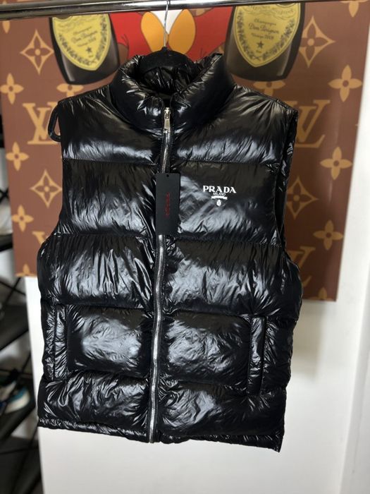 РАСПРОДАЖА -30% Женская жилетка Prada черный жилет осень/весна люкс
