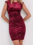 Aksamitna sukienka Guess S