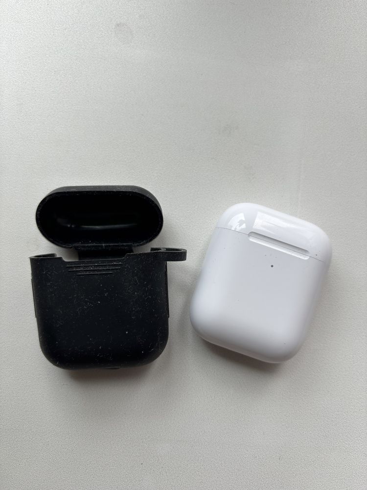 Кейс от навушников Apple AirPods 2 поколение