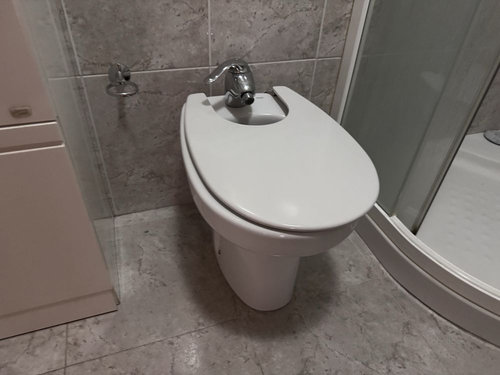 Bidés com torneira