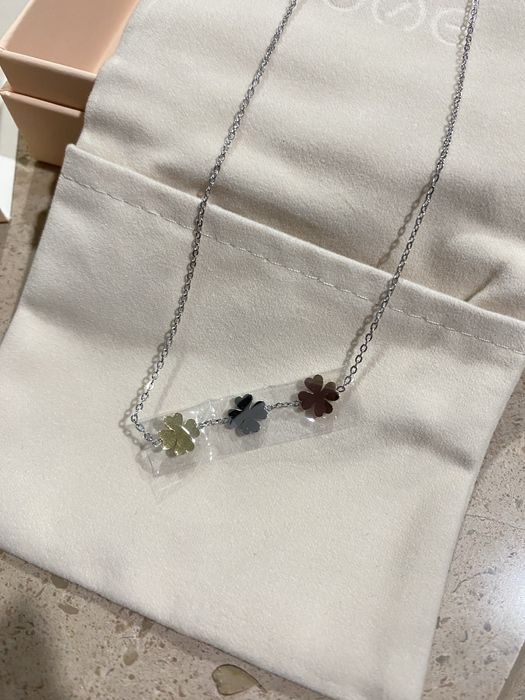 Colar ONE original - novo, nunca usado (com saco original).