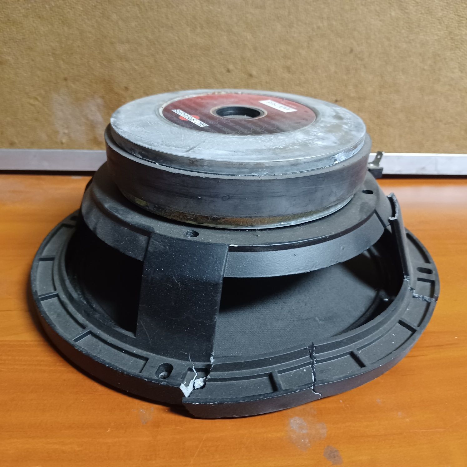 B&C Speakers AMX 250-8  głośnik basowy uszkodzony