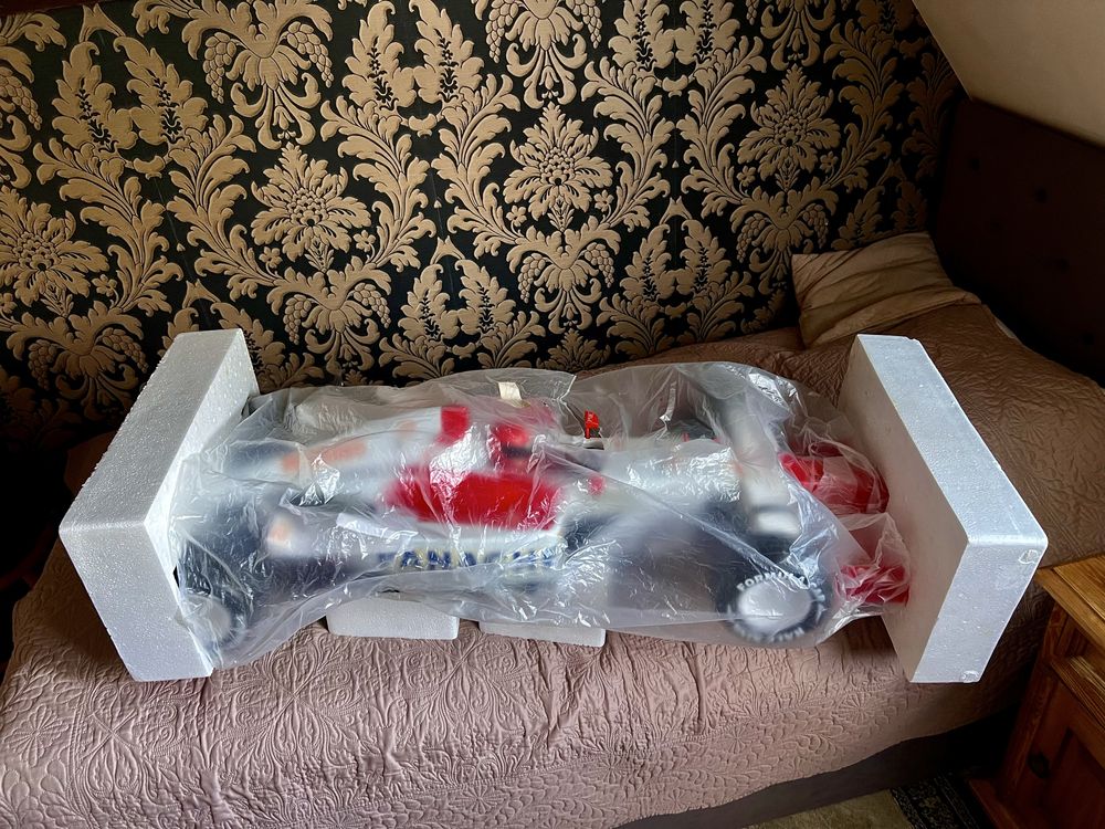 Duży samochód RC F1 1:4 – Innerva Tion Racing - Model Kolekcjonerski