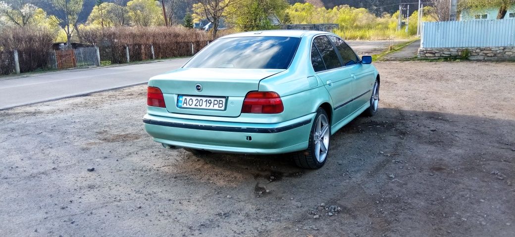 BMW E39 M5 series