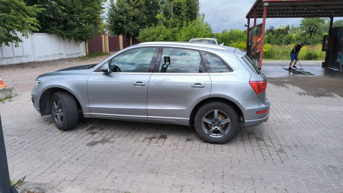 Продам  авто Audi Q5