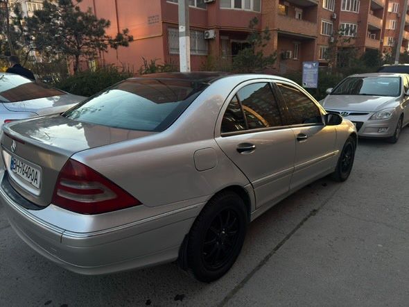 Мерседес  w203,2000год