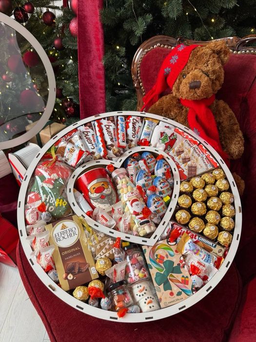 Подарунковий набір бокс з ведмедиком Тедді та цукерками