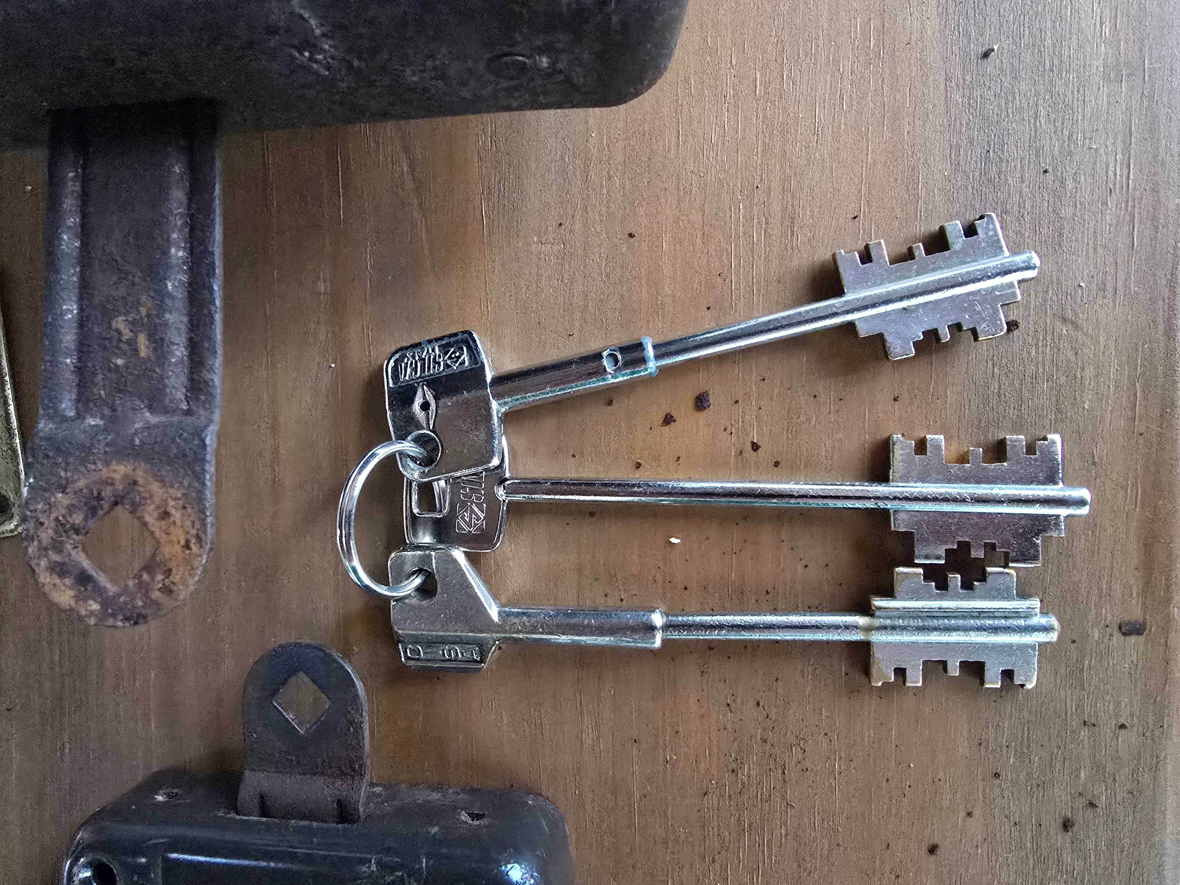 Fechadura de 4 pontos CISA Direita