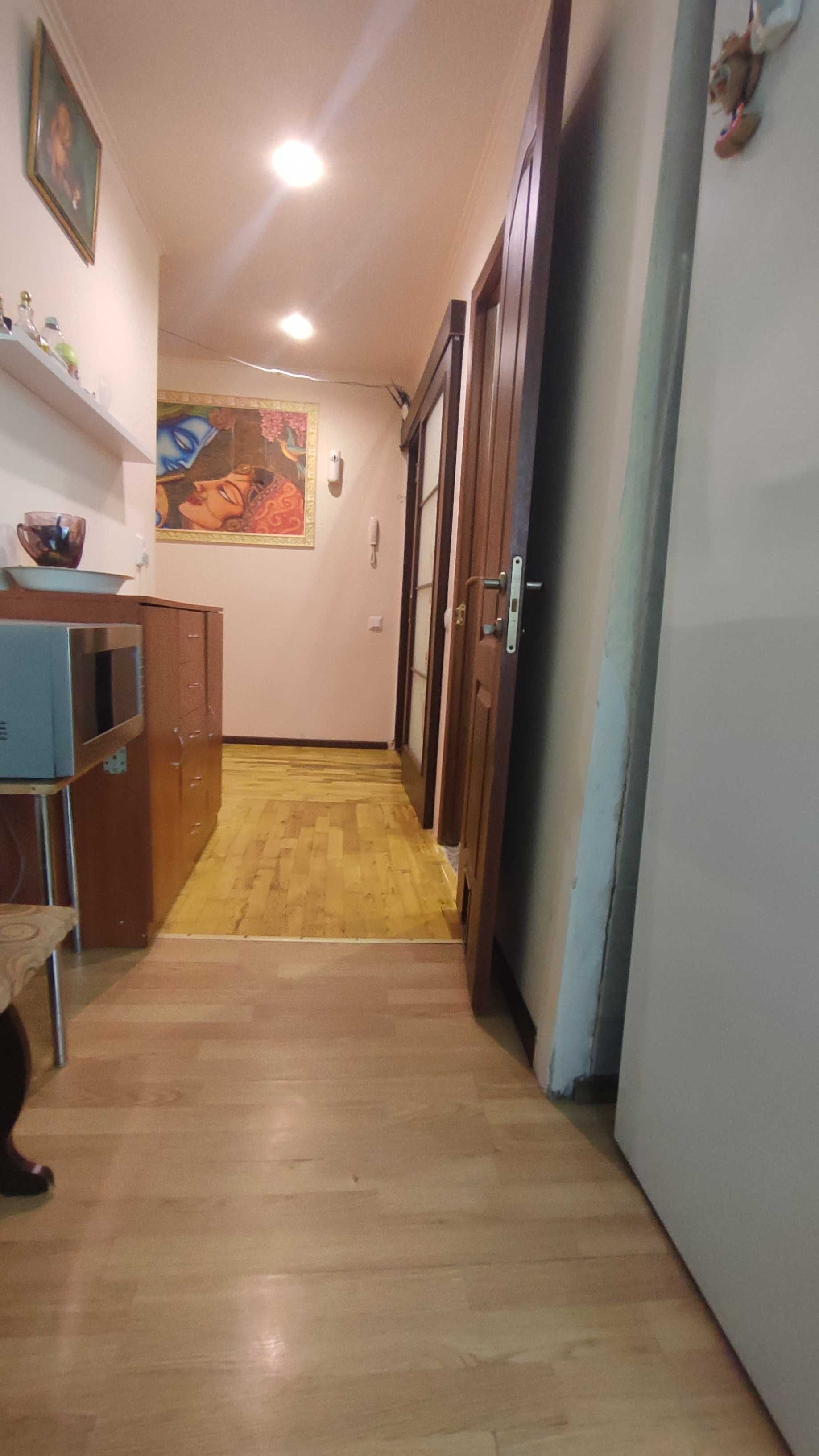 Продам 2х комнатную квартиру. 12 квартал, Гладкова, Казакевича