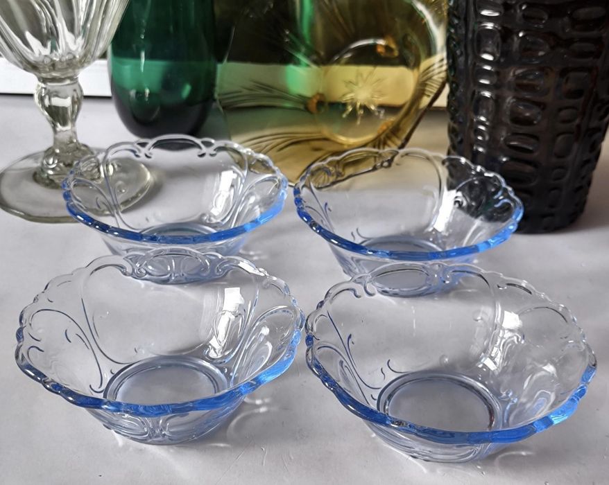 Patera mlecznik salaterki piękne stare kolorowe szkło