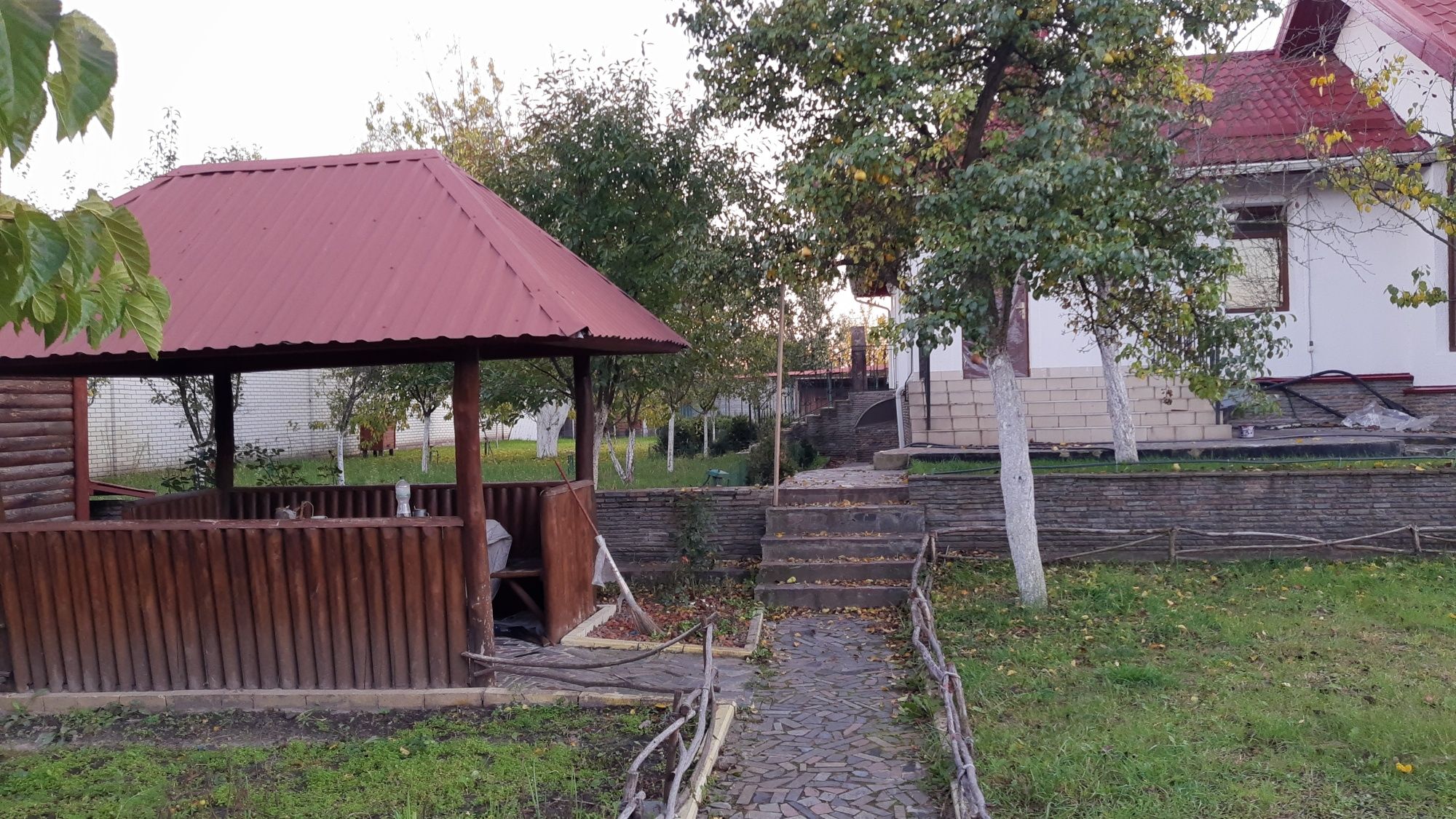 Поместье 2000кв.м.+бомбоубежище-под реб.центр,базуотдыха,хостел,другое
