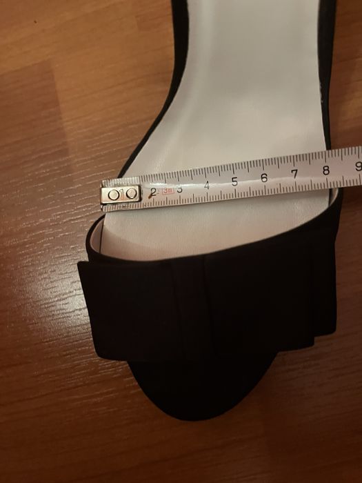 Босоніжки чорні на пібдорах Braska