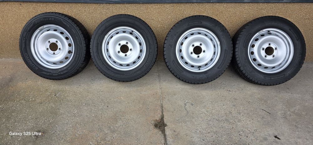 Renault Master 3 4 koła 16  2x Barum 2x Kumho 225/65/16c