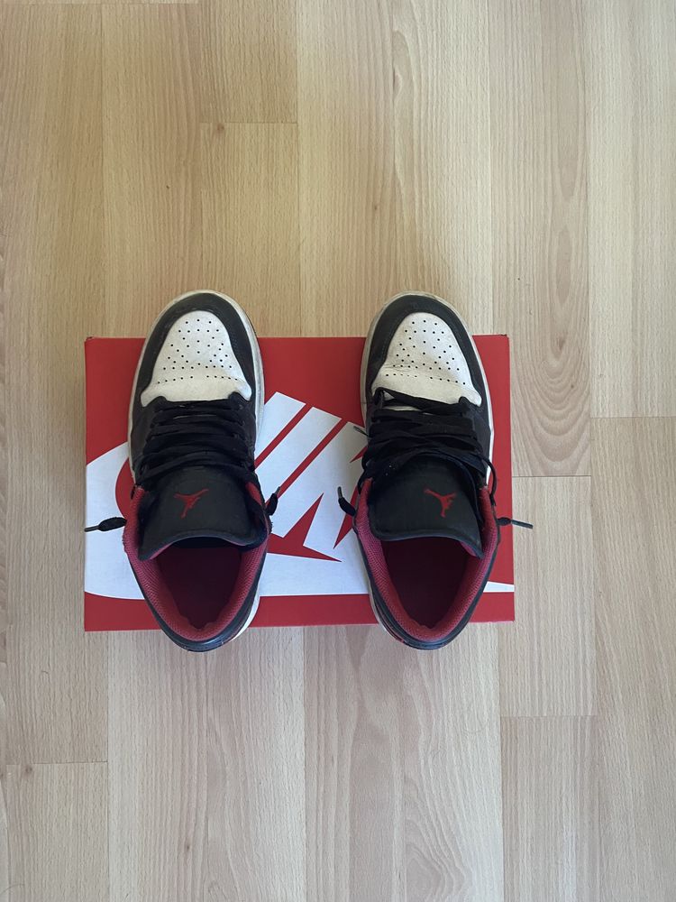 jordan low red white e black