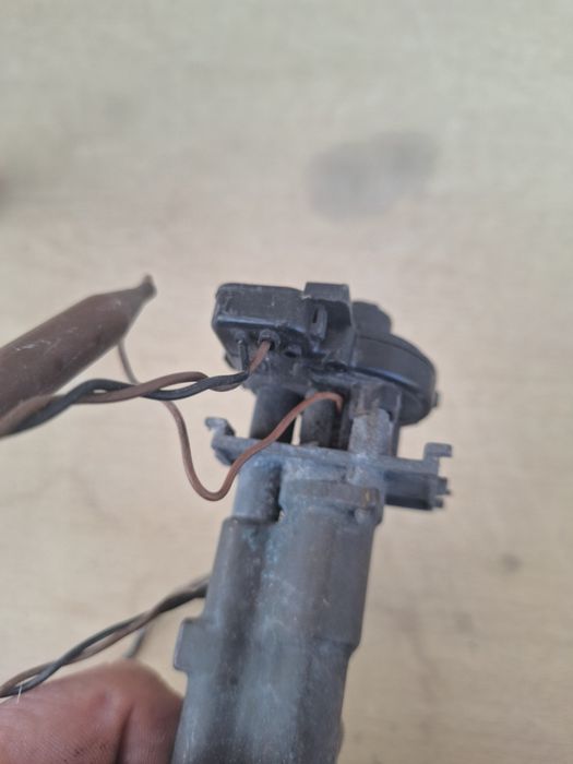 Zawór gazowy pieca truma z iskrownikiem elektrycznym