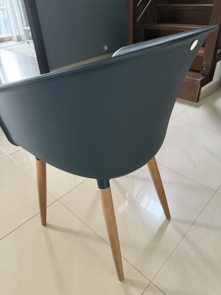 Fotel kubelkowy plastik