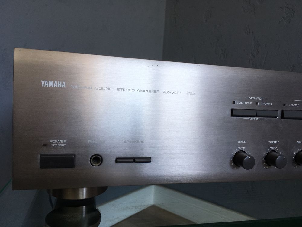 Yamaha AX-V401 wzmacniacz