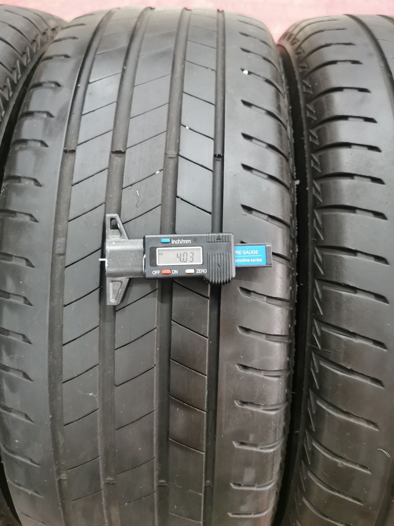 225/65r17 102V Bridgestone Turanza T005